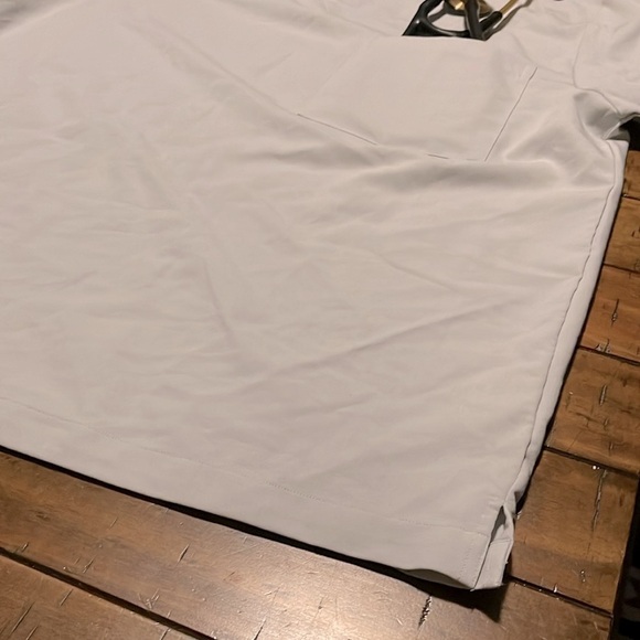 💊 MANDALA SCRUB TOP Men’s L, sky grey silver, antimictobial, comfy functional - Picture 5 of 5